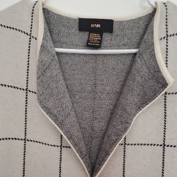 Rain Women's Gray and Cream Plaid Long  Vest - Picture 6 of 8